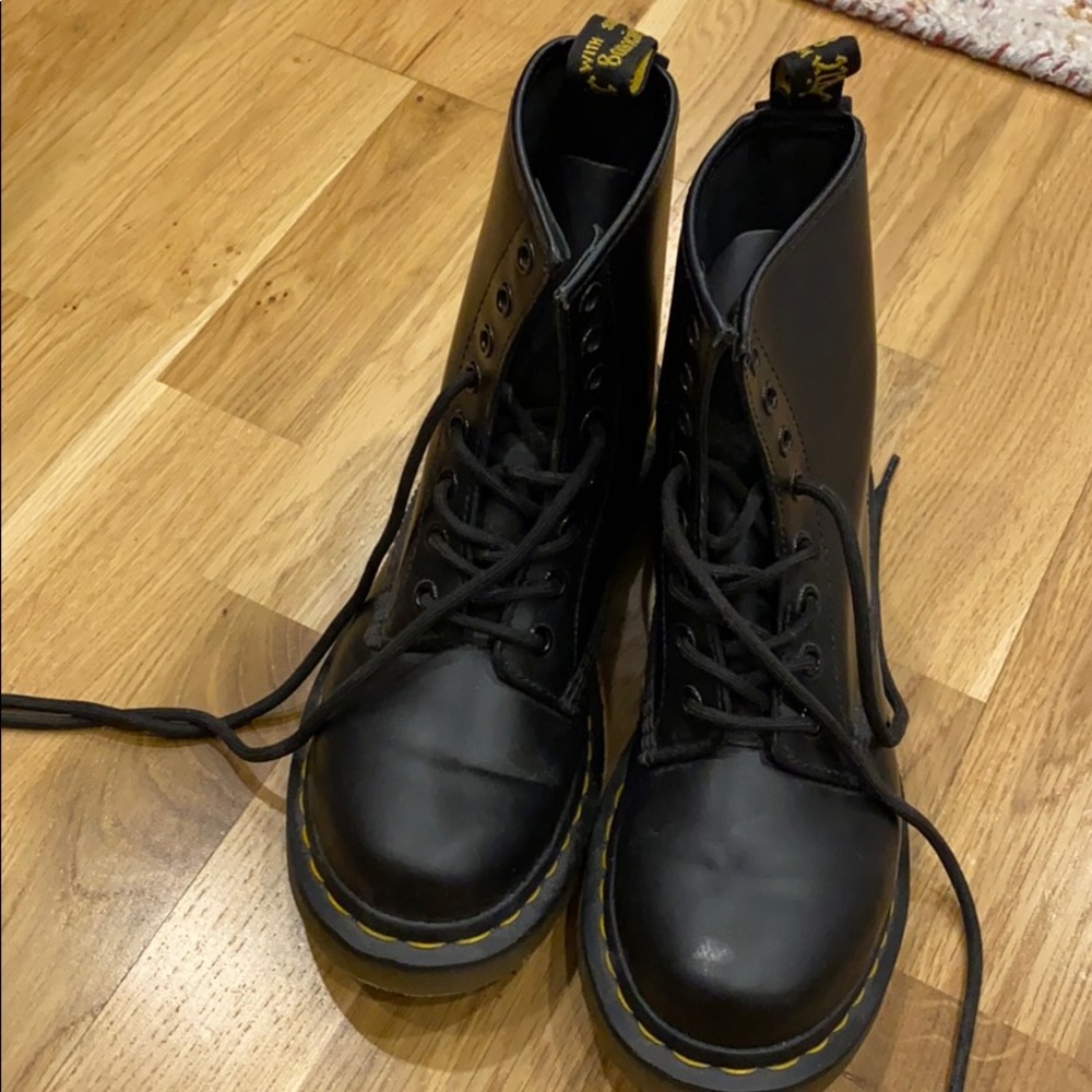 doc martens 1460s us size 6 black boots leather